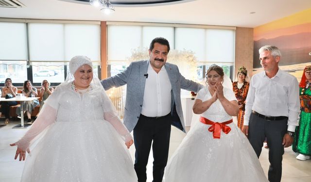 Denizli'de down sendromlu Gülizar ve Selma'nın gelin olma hayalleri temsili düğünle gerçekleşti