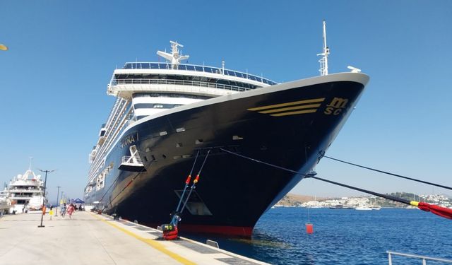 "Explora I" gemisi Bodrum'a 734 yolcu getirdi