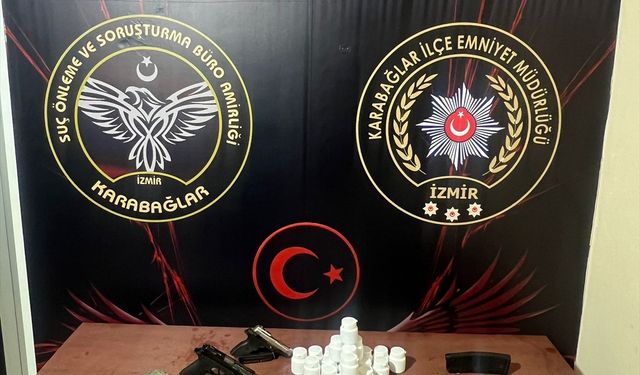 İzmir'de uyuşturucu ve silah ticareti operasyonunda 2 şüpheli yakalandı
