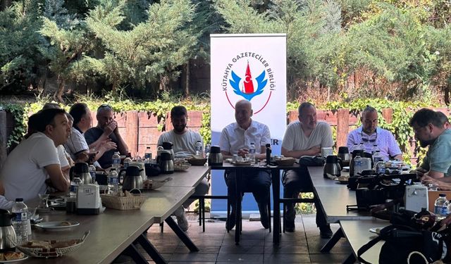 Kütahya Gazeteciler Birliği, basın mensuplarıyla bir araya geldi