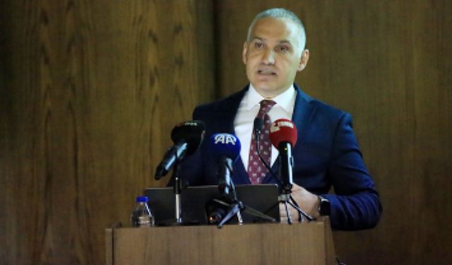 TBMM Zirai Don Olayını Araştırma Komisyonu üyeleri, Manisa'daki üzüm bağlarında incelemelerde bulundu
