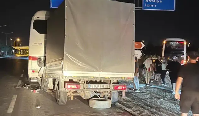 Kamyonet Yolcu Otobüsüne Çarptı: 7 Yaralı!
