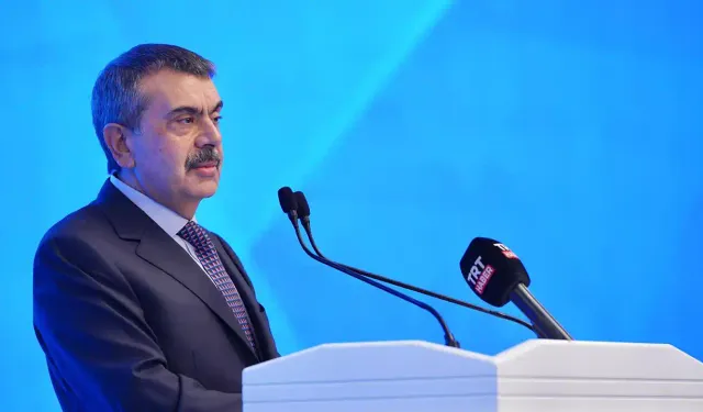Milli Eğitim Bakanı Tekin, Afyonkarahisar'da ziyaretlerde bulundu