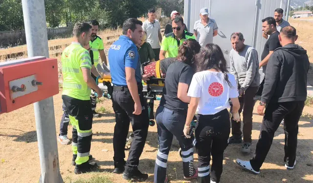 Hemzemin Geçitte Korku Dolu Anlar: Kadına Yük Treni Çarptı