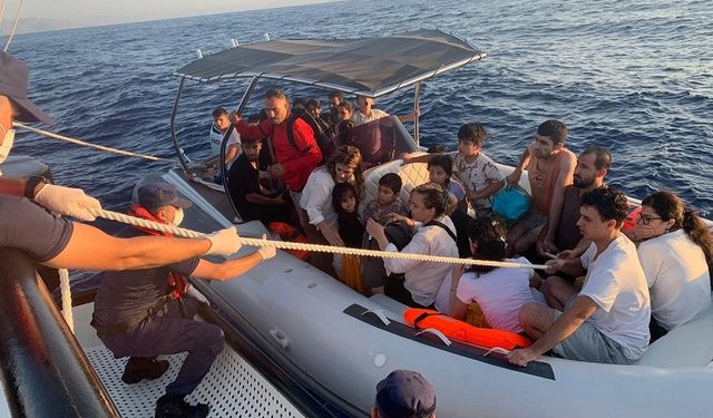 Muğla açıklarında 35 düzensiz göçmen kurtarıldı