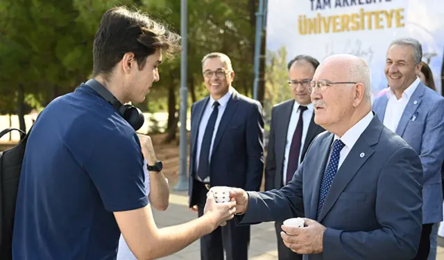 Uşak Üniversitesi, Yeni Öğrencilerini Kampüste Karşıladı