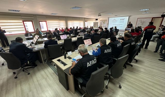 Afyonkarahisar'da '6,1 büyüklüğünde yaşanan deprem' senaryolu tatbikat yapıldı