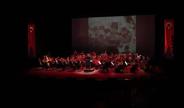 İzmir Kültür Yolu Festivali'nde Cumhuriyet Bayramı coşkuyla kutlandı