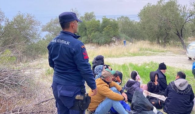 İzmir'de 128 düzensiz göçmen yakalandı
