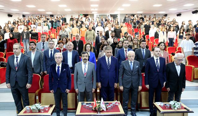 İzmir'de 2. Uluslararası Sosyal İnovasyon ve Veri Analitiği Kongresi başladı