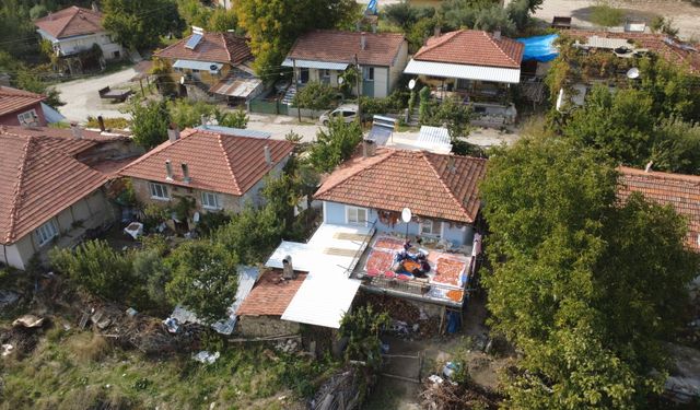 Manisa'da 16 malzemeli Demirci tarhanası kış sofraları için hazırlanıyor