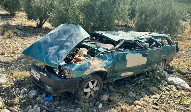 Manisa'da devrilen otomobildeki karı koca öldü