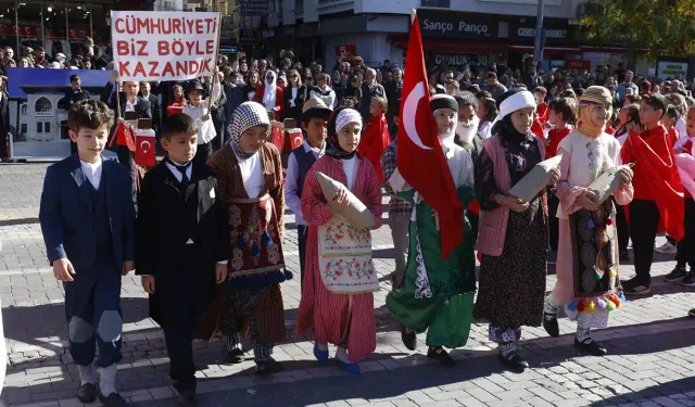 Uşak'ta Cumhuriyetin 102. Yılı Kutlandı
