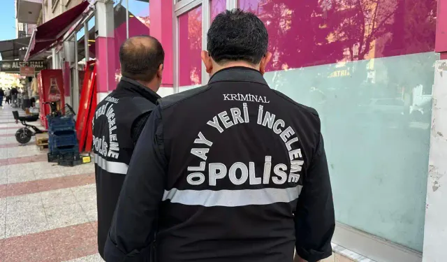 Gençler Arasındaki Bıçaklı Kavgada 1 Kişi Ağır Yaralandı