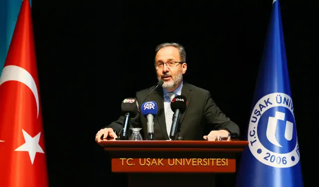 Eski Bakan Kasapoğlu, Uşak'ta akademik yıl açılışında konuştu