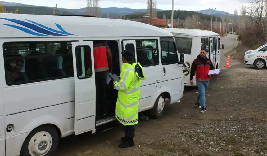 Uşak'ta Okul Servis Araçları Denetlendi!