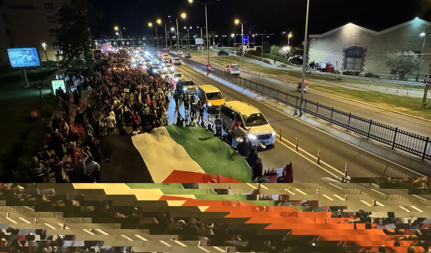 İzmir'de "Gecenin Karanlığından Seherin Aydınlığına Gazze Anneleri İçin Filistin Yürüyüşü" yapıldı
