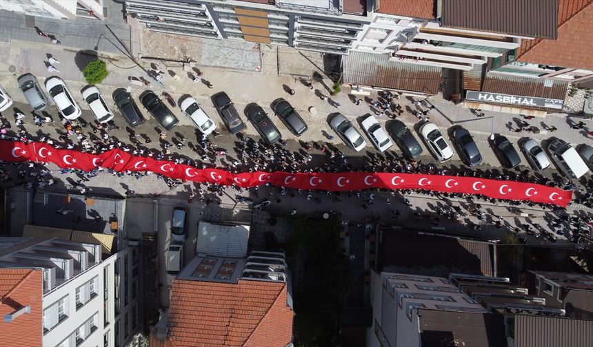 Fethiye'de Zafer Bayramı'nın 103. yılında deniz dibinde Türk bayrağı açtılar