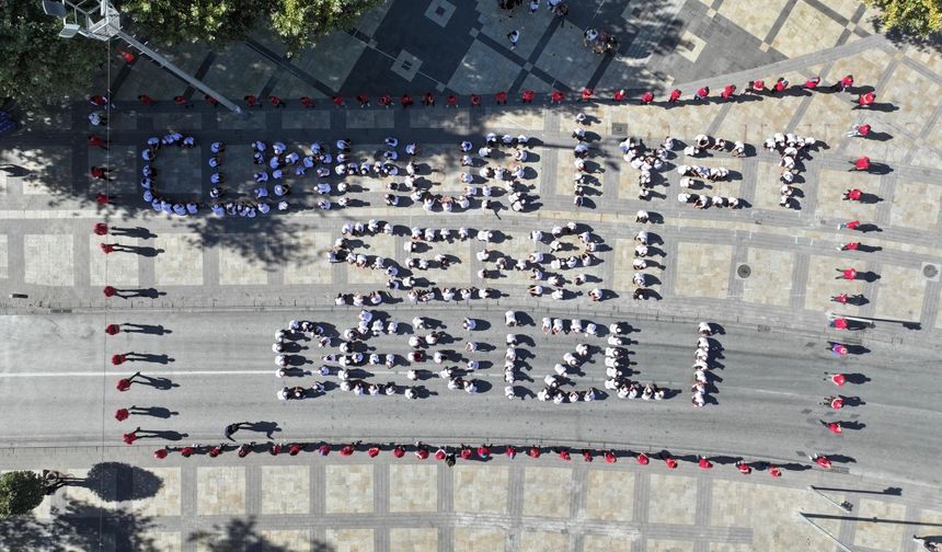 Denizlili öğrencilerden Cumhuriyet'in 101. yılına özel koreografi