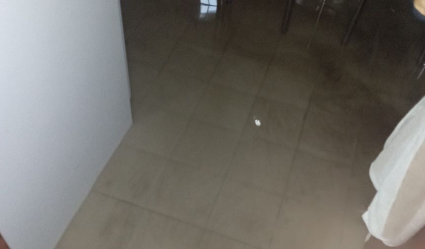 Muğla'da sağanak nedeniyle ev ve iş yerlerini su bastı