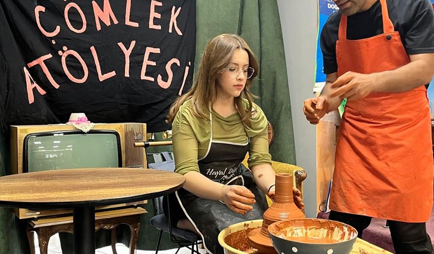 Manisa'da Yeşilay çömlek atölyesi etkinliği düzenledi
