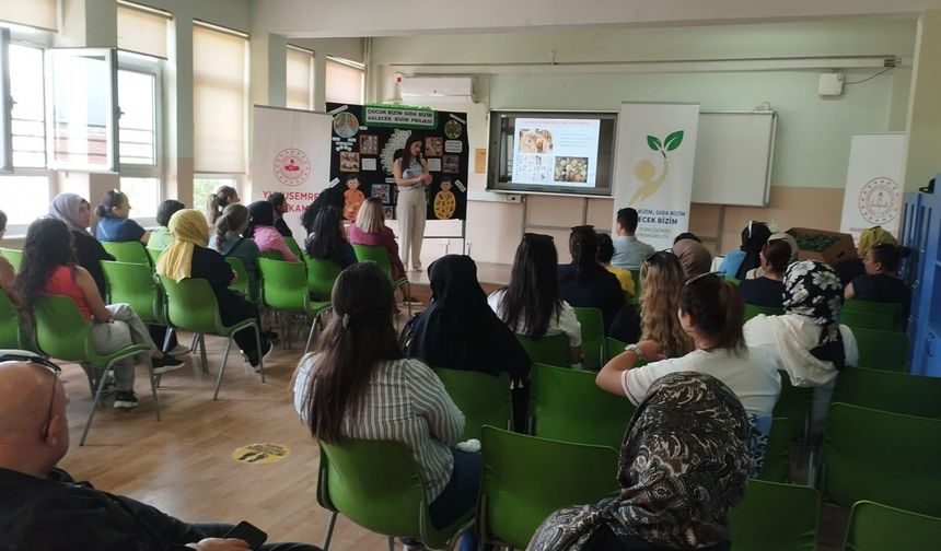 Manisa'da velilere sağlıklı beslenme semineri