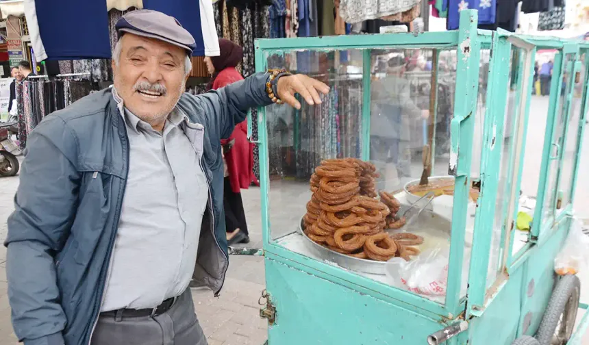 Uşak Sokaklarının Neşesi: Tatlıcı "Corç Ahmet"