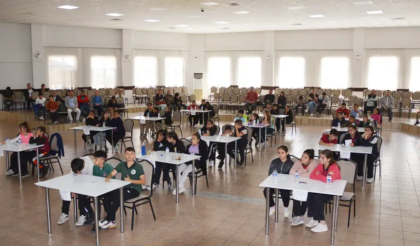 Banaz'da Bilgi Yarışması Büyük İlgi Gördü