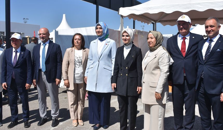 Aile ve Sosyal Hizmetler Bakanı Göktaş, Afyonkarahisar'da Blok Mermer Fuarı'nı gezdi: