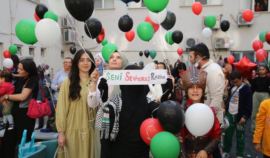 Denizli'de ender görülen genetik hastalıkla mücadele eden çocuk için gökyüzüne balon bırakıldı