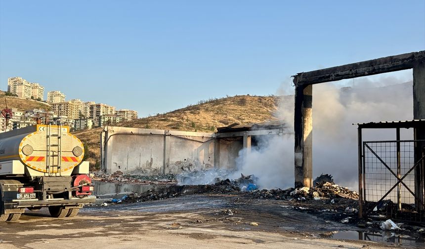İzmir'de geri dönüşüm tesisinde çıkan yangına ilişkin 1 şüpheli yakalandı