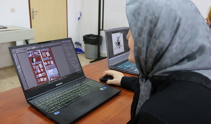 Sınıf arkadaşlarının "Selma teyzesi" meslek yüksekokulunu bitirdi