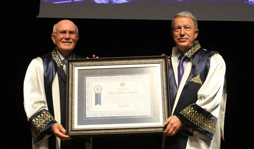 Uşak Üniversitesi’nden Hulusi Akar’a Fahri Doktora!