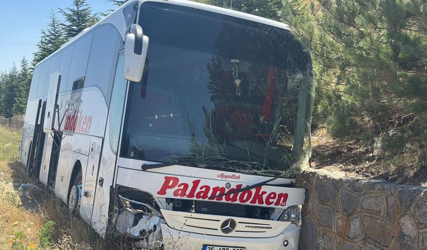 Afyonkarahisar'da zincirleme trafik kazasında 4 kişi yaralandı