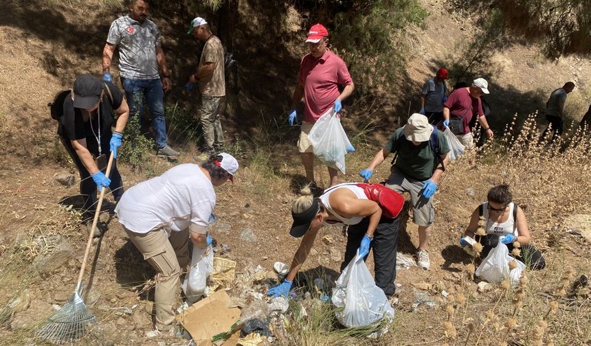 Alaşehir'de ormanlık alanda çevre temizliği yapıldı