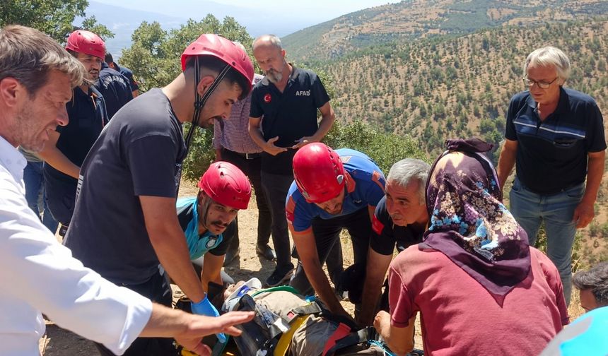 Aydın'da dağın yamacında kekik toplarken rahatsızlanan kişi ekiplerce kurtarıldı
