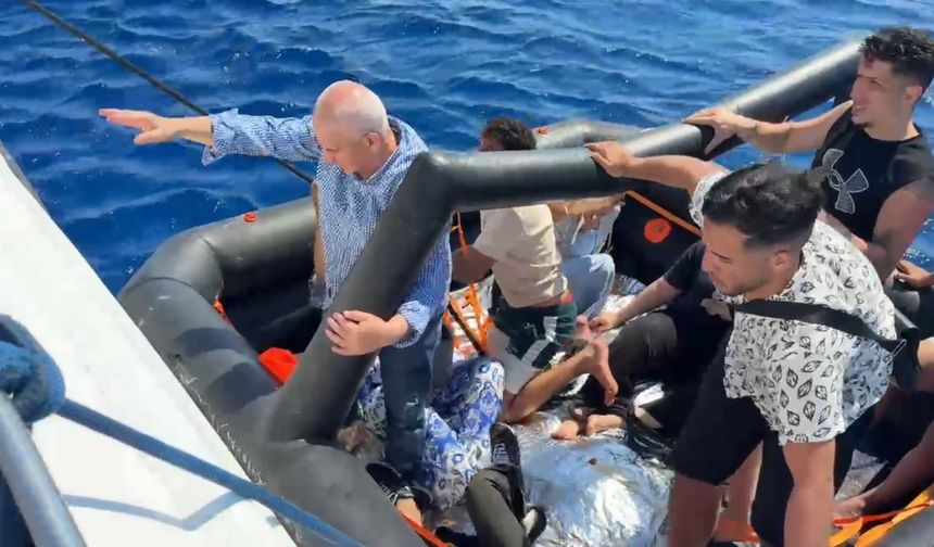 Bodrum açıklarında 13 düzensiz göçmen kurtarıldı