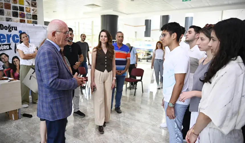 Rektör Savaş, Aday Öğrencilerle Bir Araya Geldi