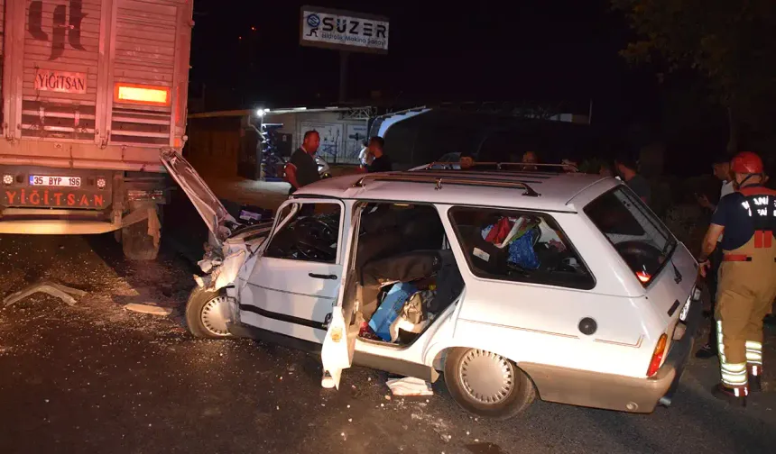 Otomobil Tıra Arkadan Çarptı; 2 Yaralı