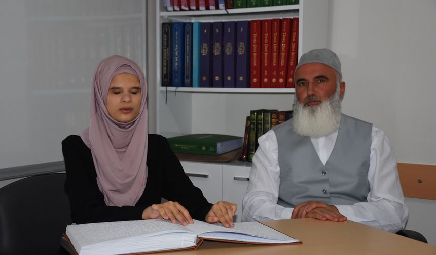 Görme engelli lise öğrencisi hafızlık sınavına hazırlanıyor