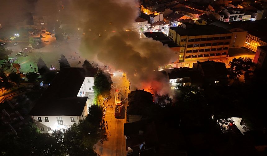 İş yerinde çıkan yangın söndürüldü
