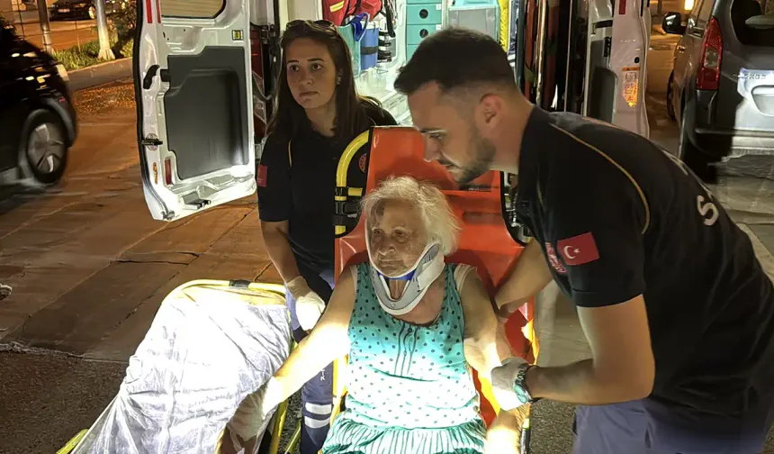 Kütahya'da evinde düşüp yaralanan yaşlı kadını ekipler kurtardı