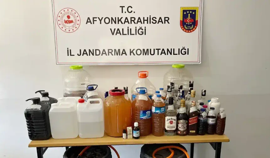 Afyonkarahisar'da sahte alkol imalatçılarına yönelik operasyonda 3 şüpheli yakalandı