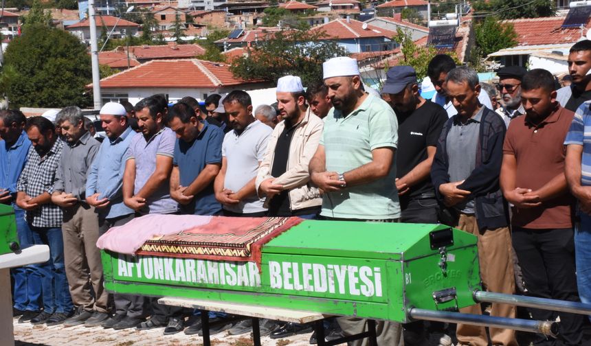 Afyonkarahisar'da tabancayla öldürülen iki kadının cenazesi defnedildi