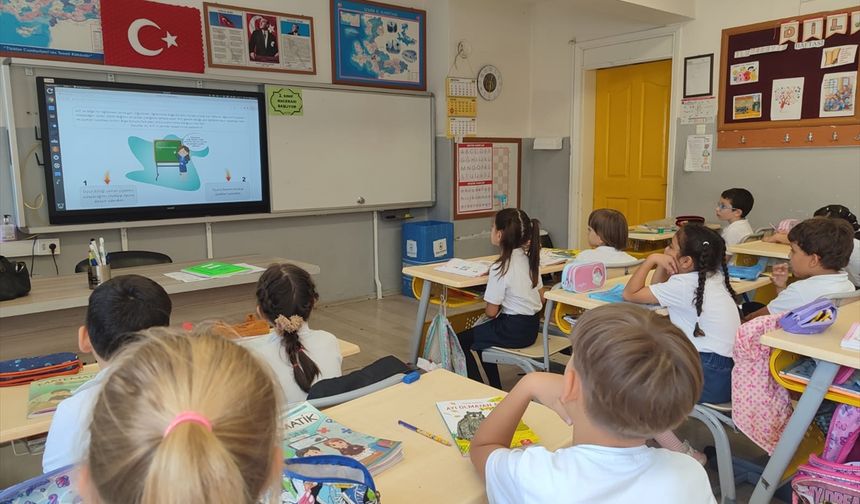 İzmir'de öğrenciler etkileşimli senaryolarla değerleri öğreniyor