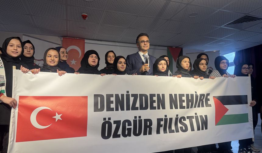 İzmir'de öğrenciler Filistin'de yaşanan zulme dikkati çekti