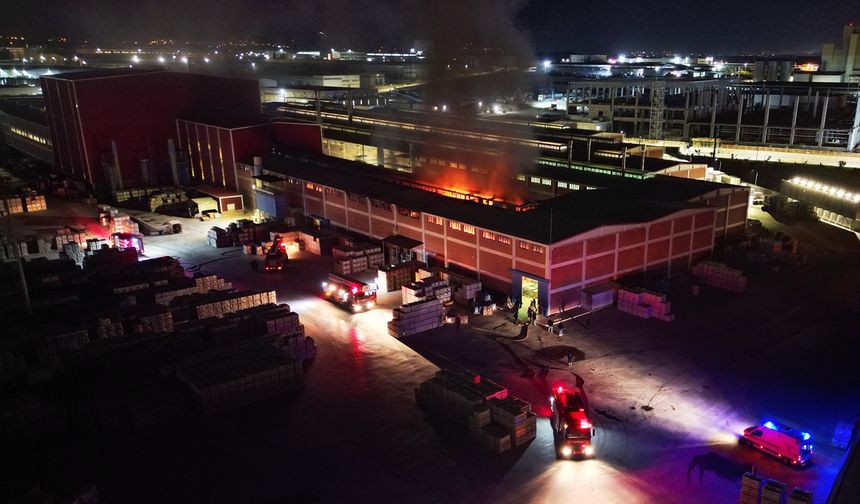 Manisa'da granit fabrikasında çıkan yangın söndürüldü