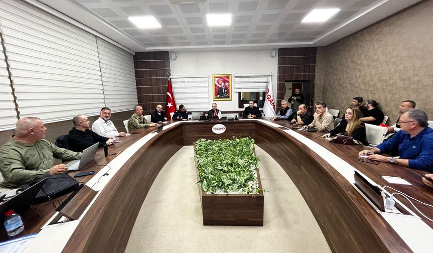 Manisa'da Sındırgı depremi sonrası 'kriz merkezi' toplandı