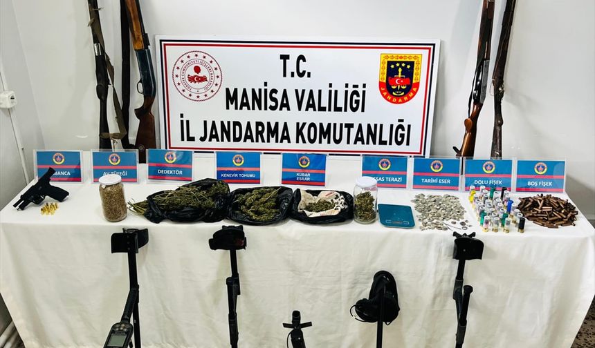 Salihli'de uyuşturucu ve tarihi eser operasyonunda 2 şüpheli yakalandı