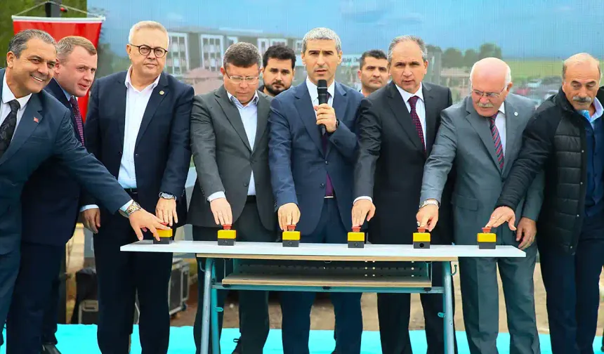 Eşme’de Yeni Sağlık Tesisi ve MYO Binasının Temeli Atıldı!